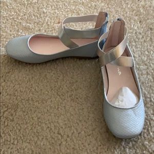 Girls ballet flats